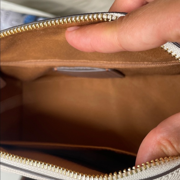 Coach Cream Leather Purse - Picture 3 of 6